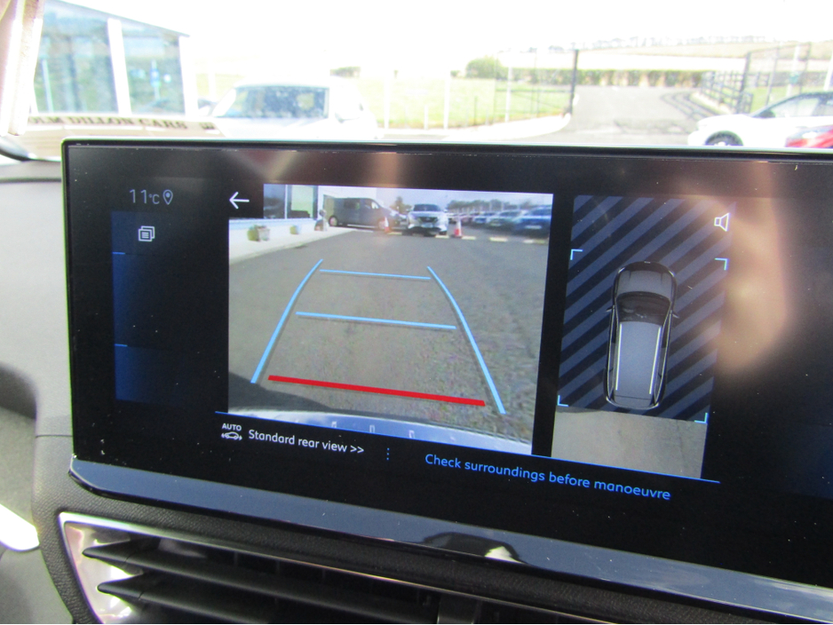 2022 Peugeot 5008 - image 13