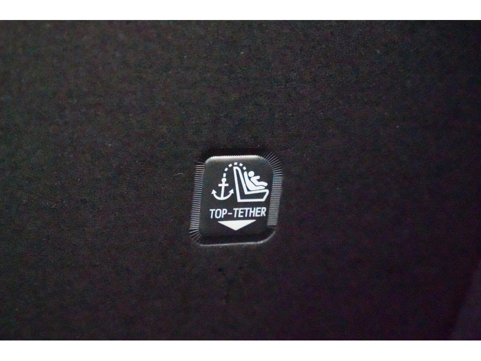 2020 Toyota Yaris - image 23