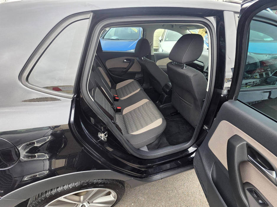 2011 Volkswagen Polo - image 12