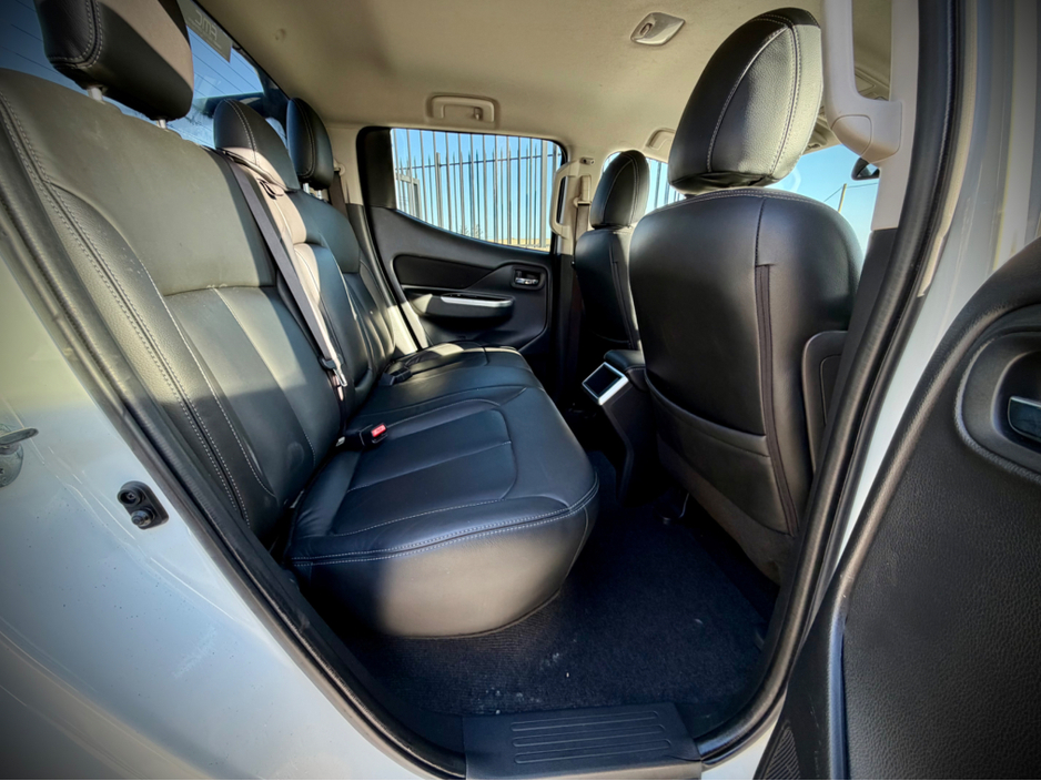 2020 Mitsubishi L200 - image 9