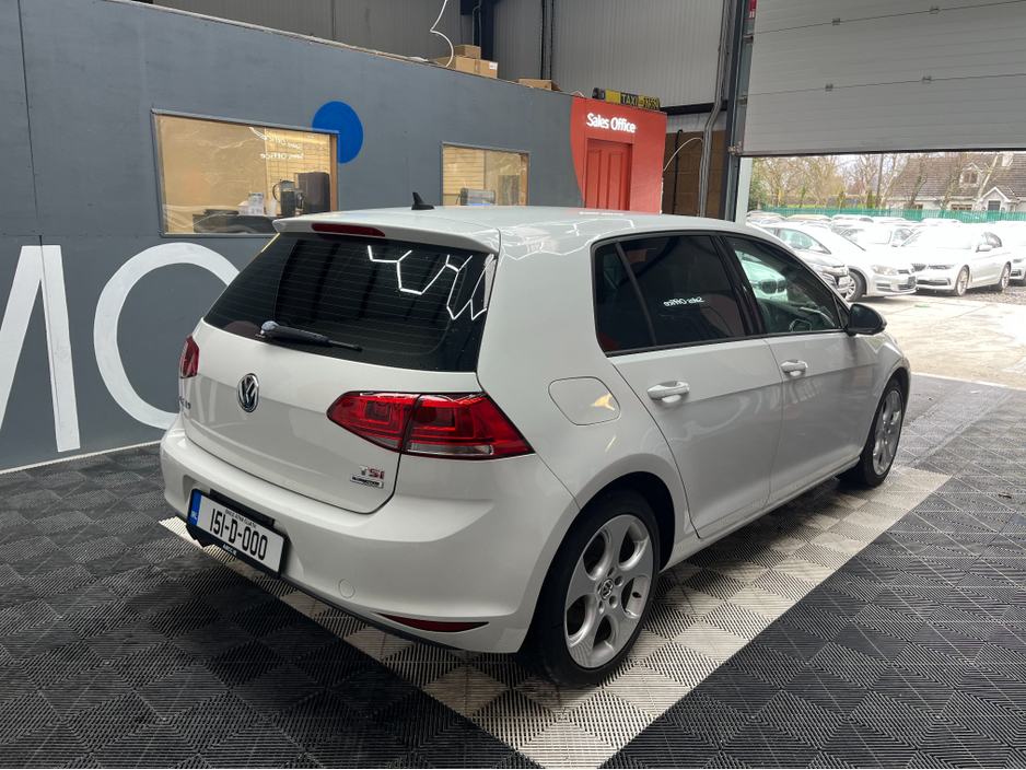 2015 Volkswagen Golf - image 2