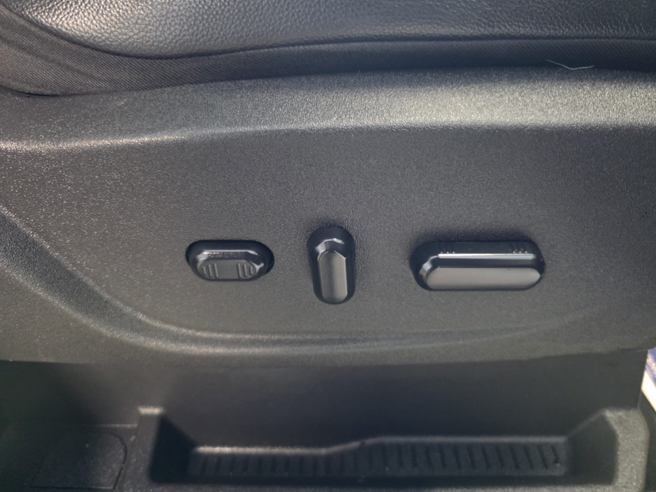 2016 Ford Kuga - image 11