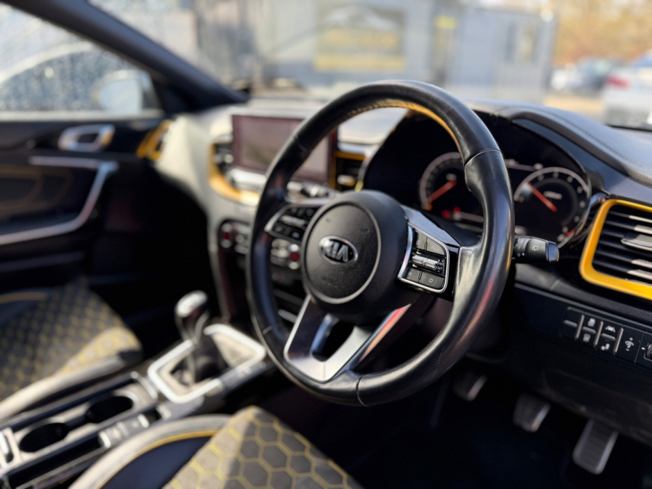 2019 Kia XCeed - image 8