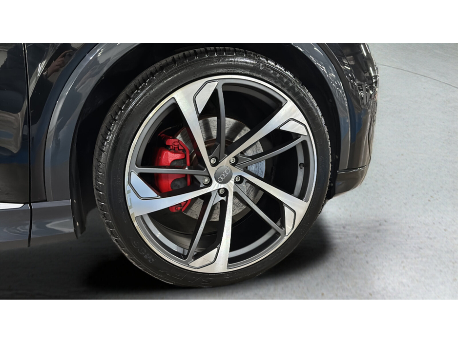 2022 Audi e-tron - image 10