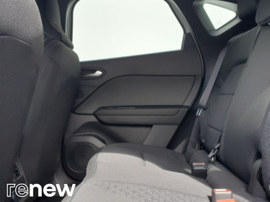 2025 Renault Captur - image 11