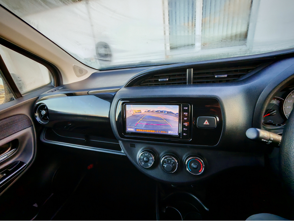 2018 Toyota Yaris - image 7