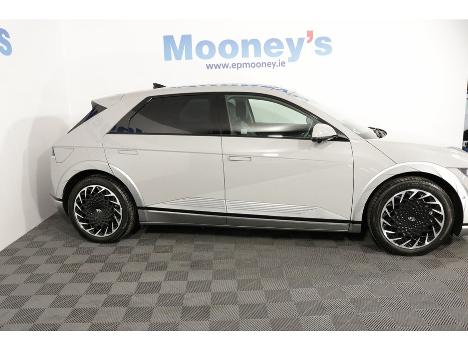 2024 Hyundai Ioniq 5 - image 3