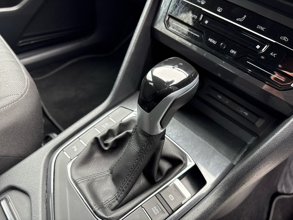 2024 Volkswagen Tiguan - image 10