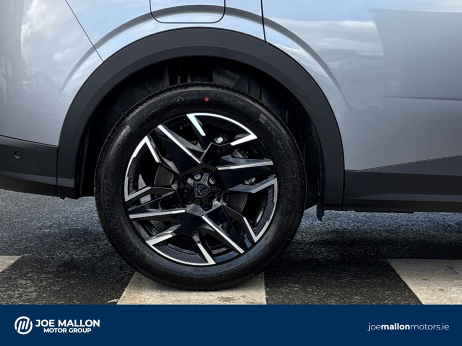 2026 Peugeot 5008 - image 18