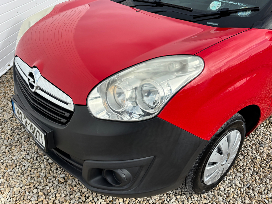 2016 Opel Combo - image 8