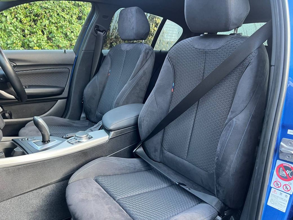 2017 BMW 1 Series 118d M-SPORT 2.0 // SUNROOF // ESTORIL BLUE // 18" M-SPORT ALLOYS // REVERSE CAMERA €16,900