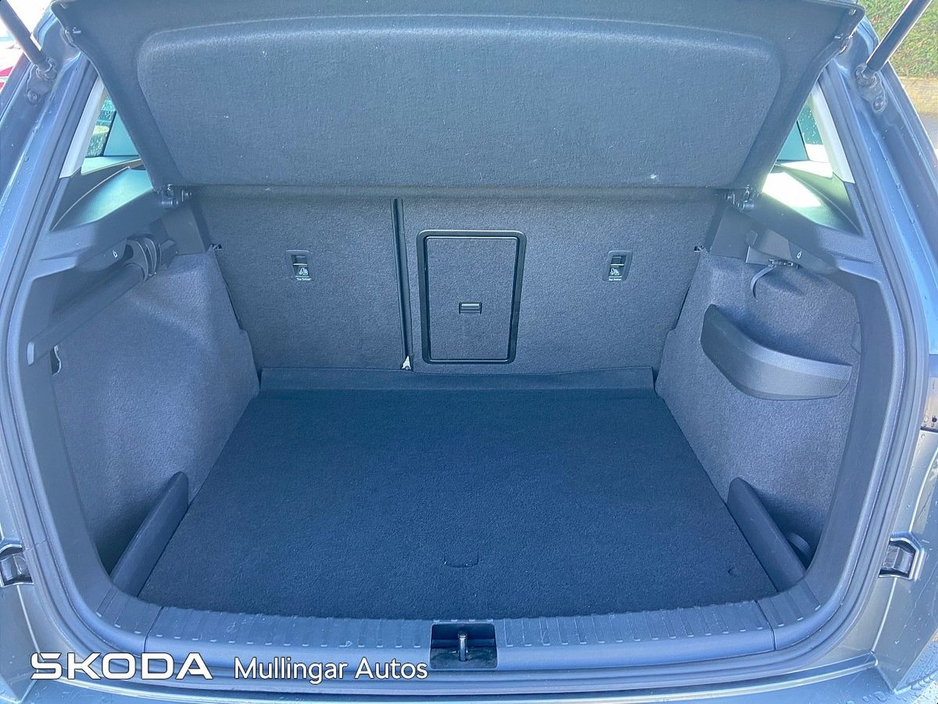 2022 Skoda Karoq - image 10