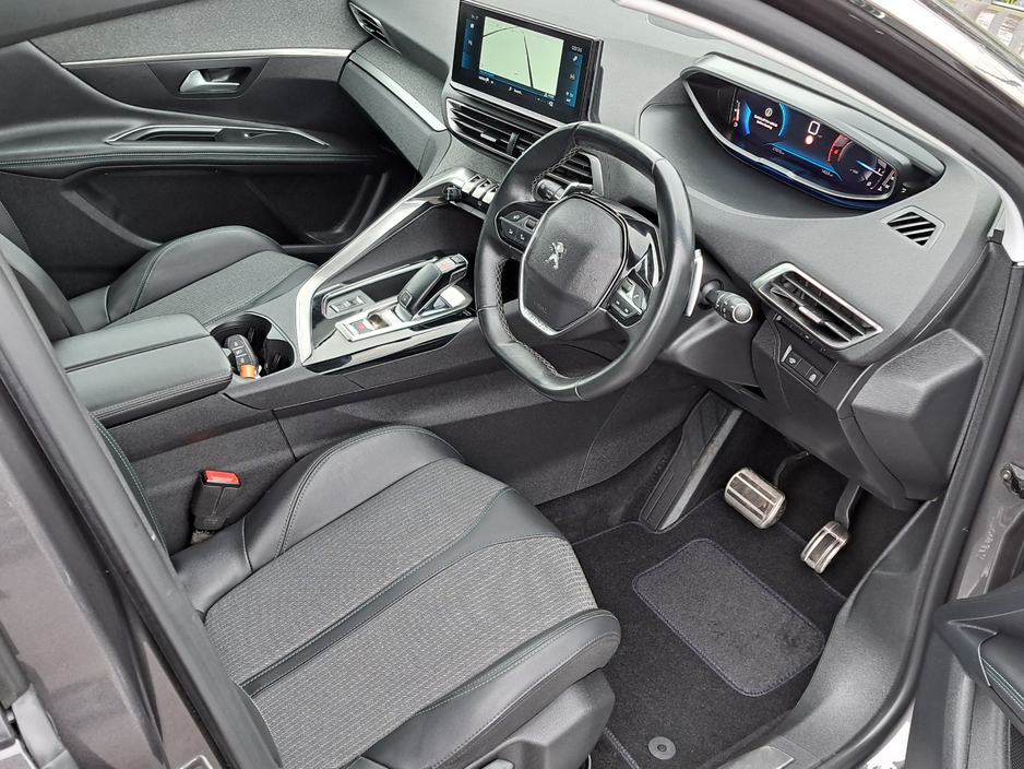 2023 Peugeot 3008 - image 12