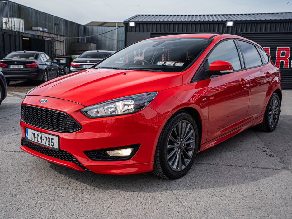 2017 Ford Focus - image 17