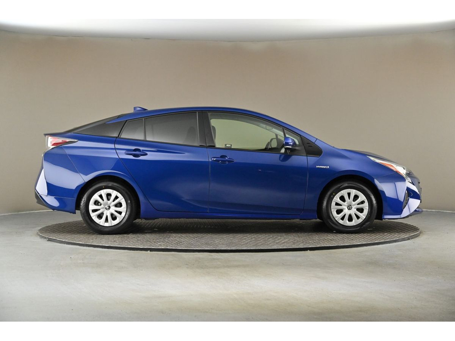 2019 Toyota Prius - image 11