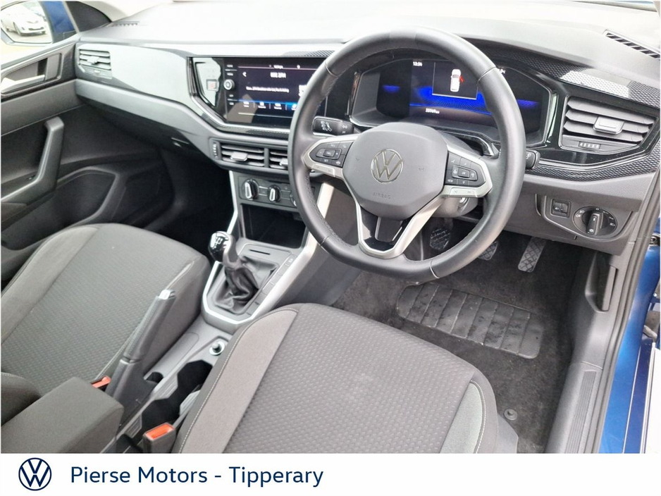 2025 Volkswagen Polo - image 2