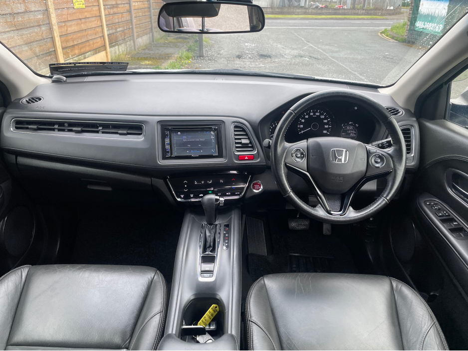 2015 Honda Vezel - image 11