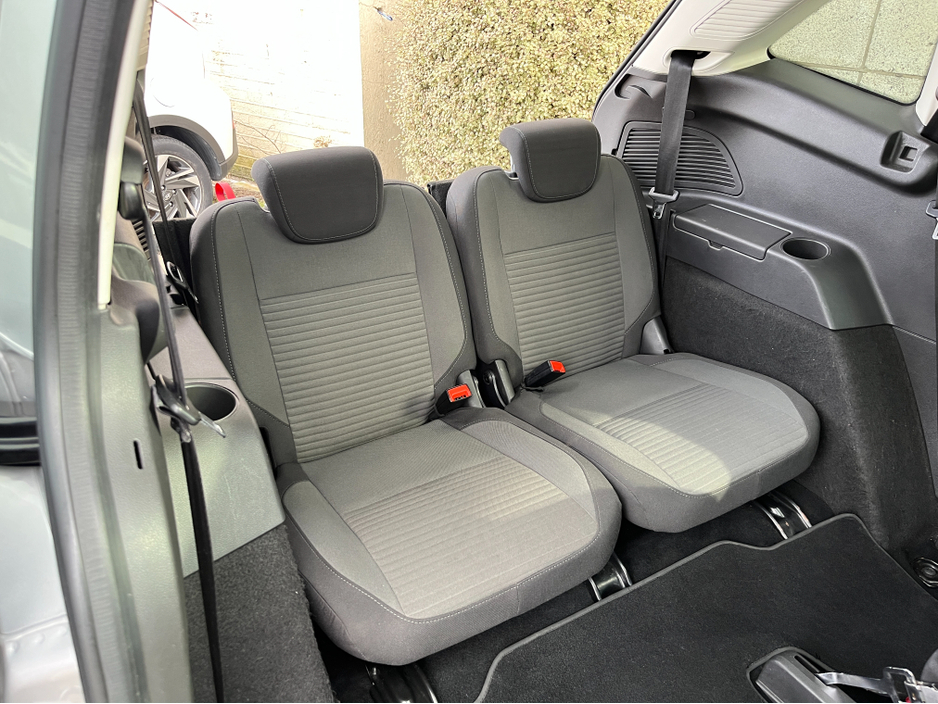 2019 Ford Grand C-Max - image 11