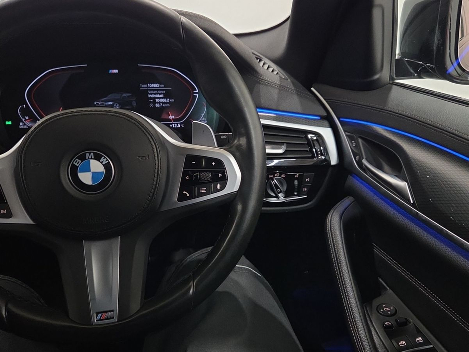 2023 BMW 5 Series - image 18