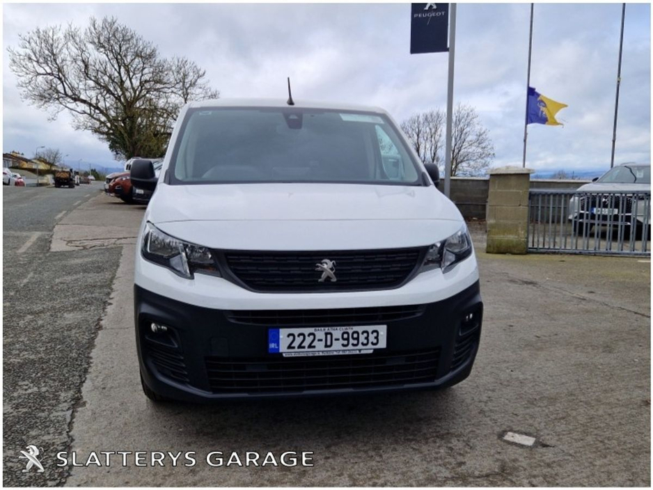 2022 Peugeot Partner - image 12