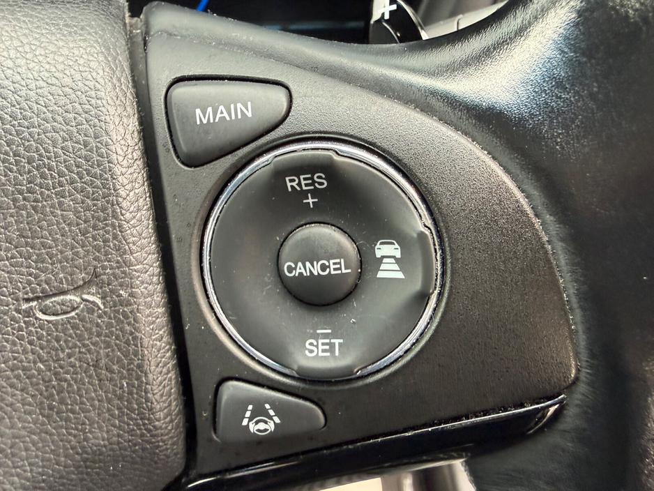 2017 Honda Vezel - image 17