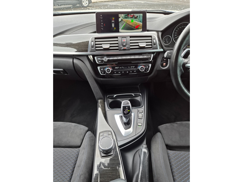 2018 BMW 3 Series - image 16