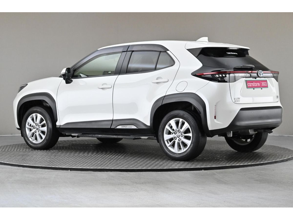 2022 Toyota Yaris Cross - image 6