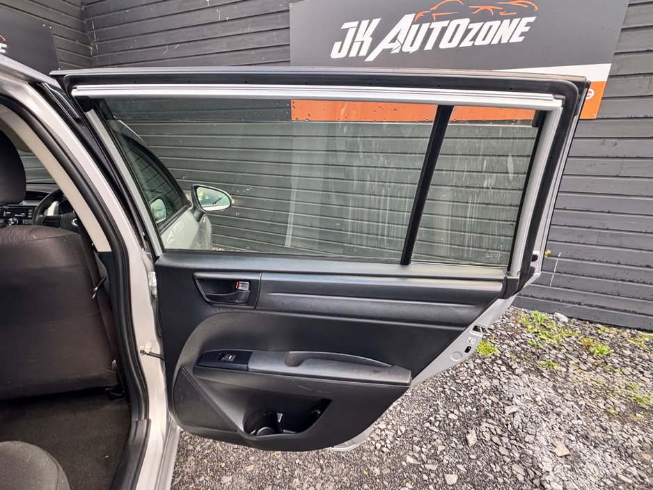 2018 Toyota Corolla - image 14