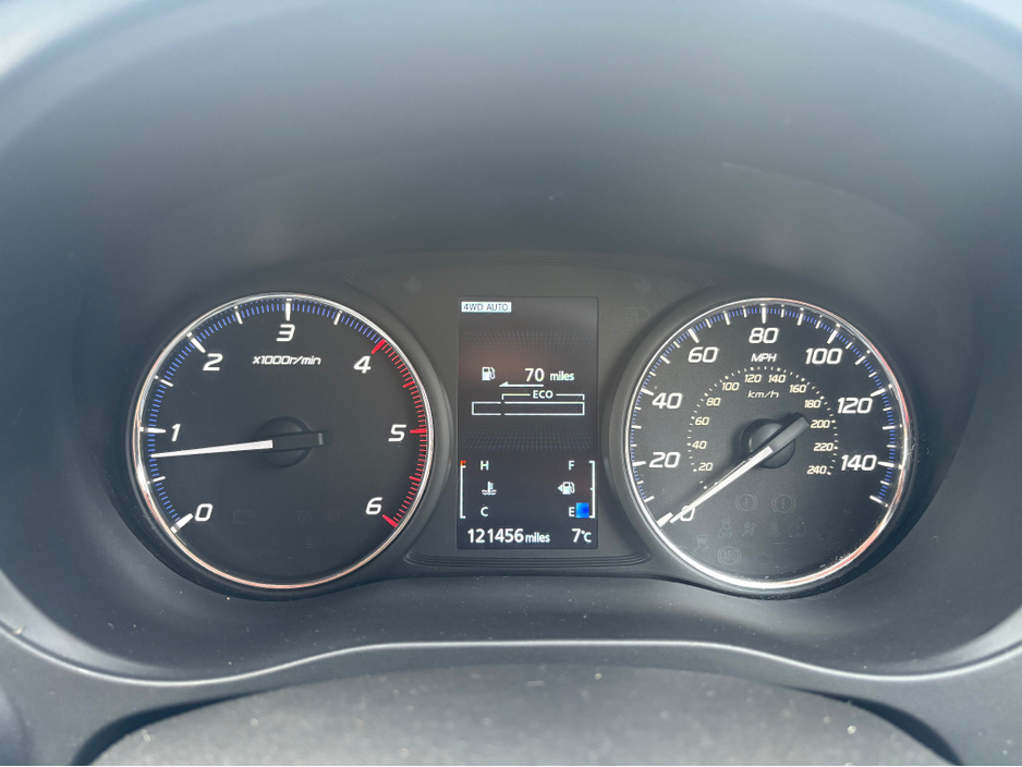 2018 Mitsubishi Outlander - image 16