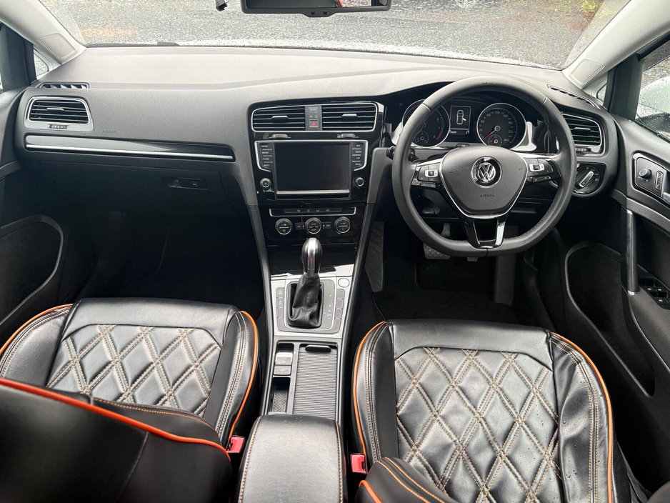 2016 Volkswagen Golf - image 10