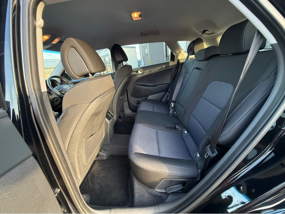 2017 Hyundai Tucson - image 10