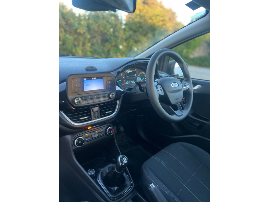 2019 Ford Fiesta - image 18