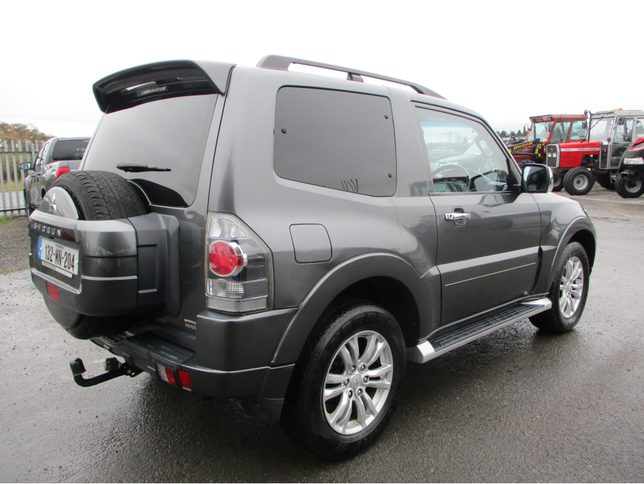 2013 Mitsubishi Shogun 3.2 DID WARRIOR SWB COMM €18,995