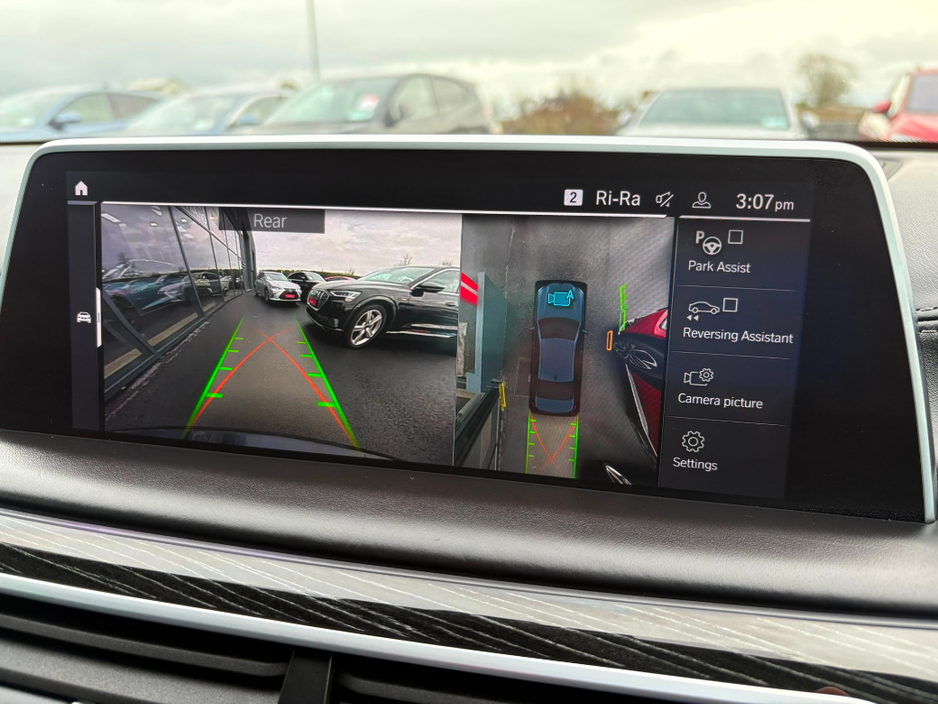 2020 BMW 7 Series - image 26