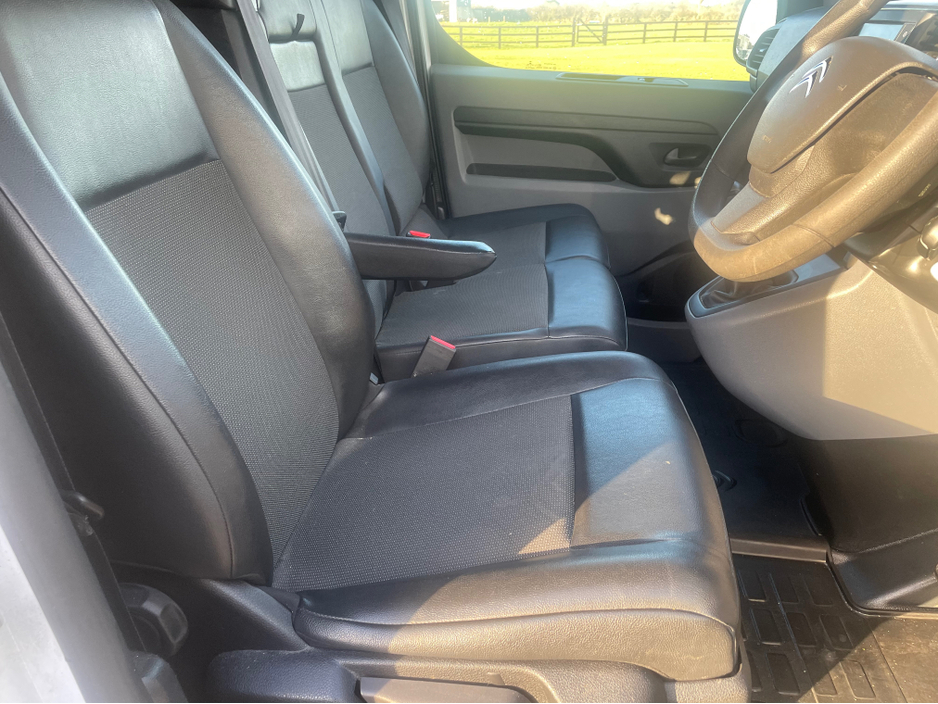 2021 Citroen Dispatch - image 6