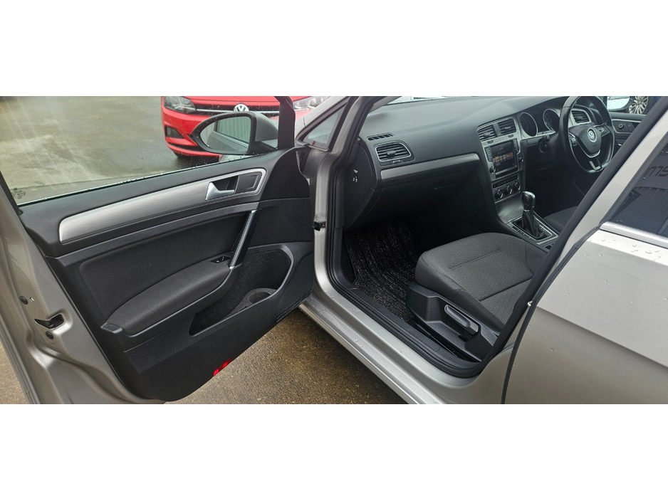 2017 Volkswagen Golf - image 26