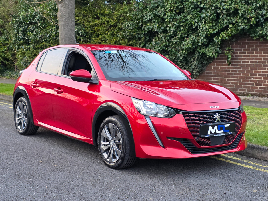 2021 Peugeot 208 - image 5