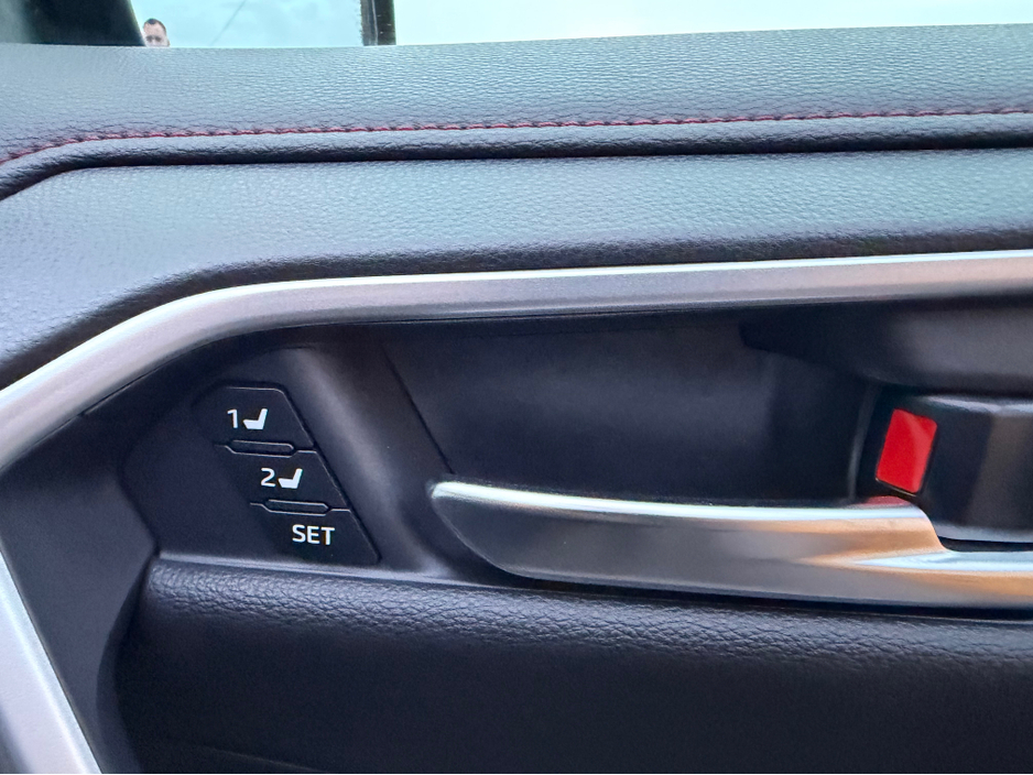 2023 Toyota Rav4 - image 17