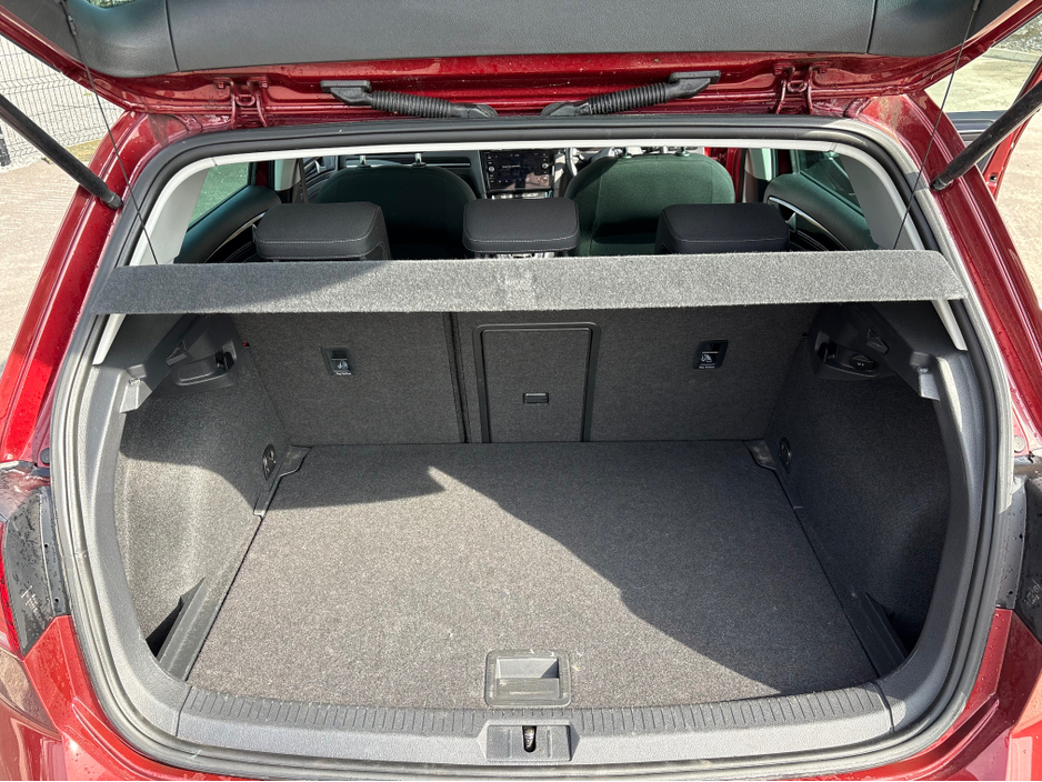 2019 Volkswagen Golf - image 19