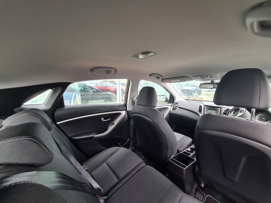 2013 Hyundai i30 - image 8