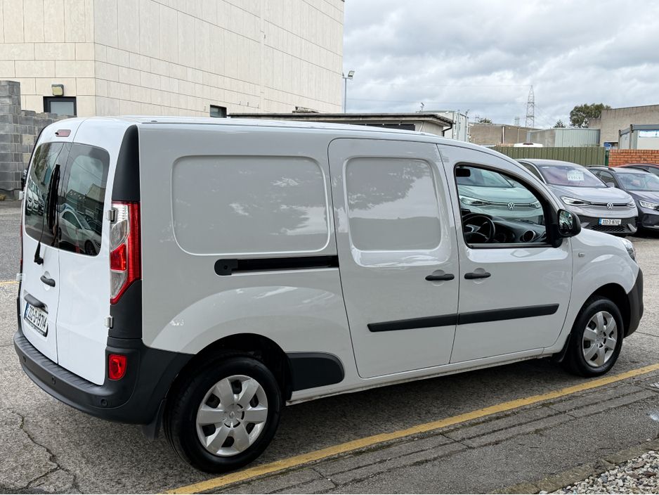 2020 Renault Kangoo - image 9