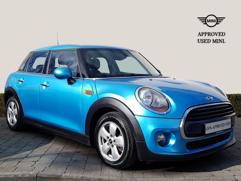 2017 MINI Hatch D €12,995