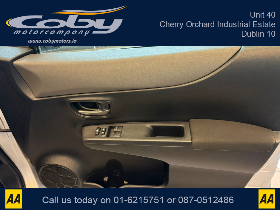 2014 Toyota Yaris - image 30