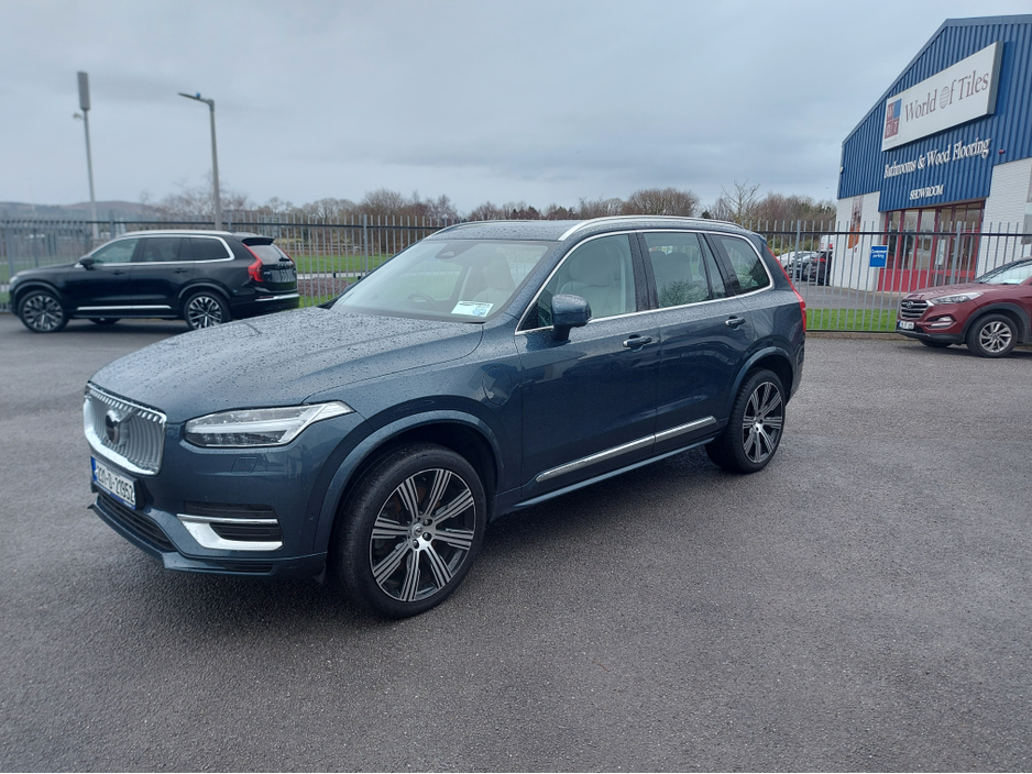 2023 Volvo XC90 - image 7