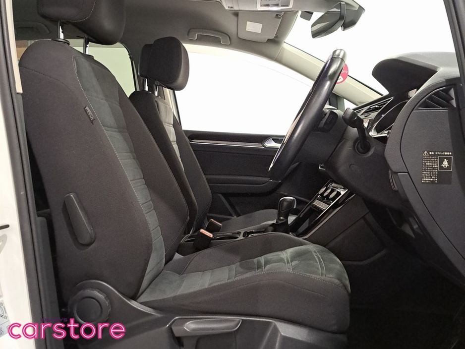 2018 Volkswagen Touran - image 12