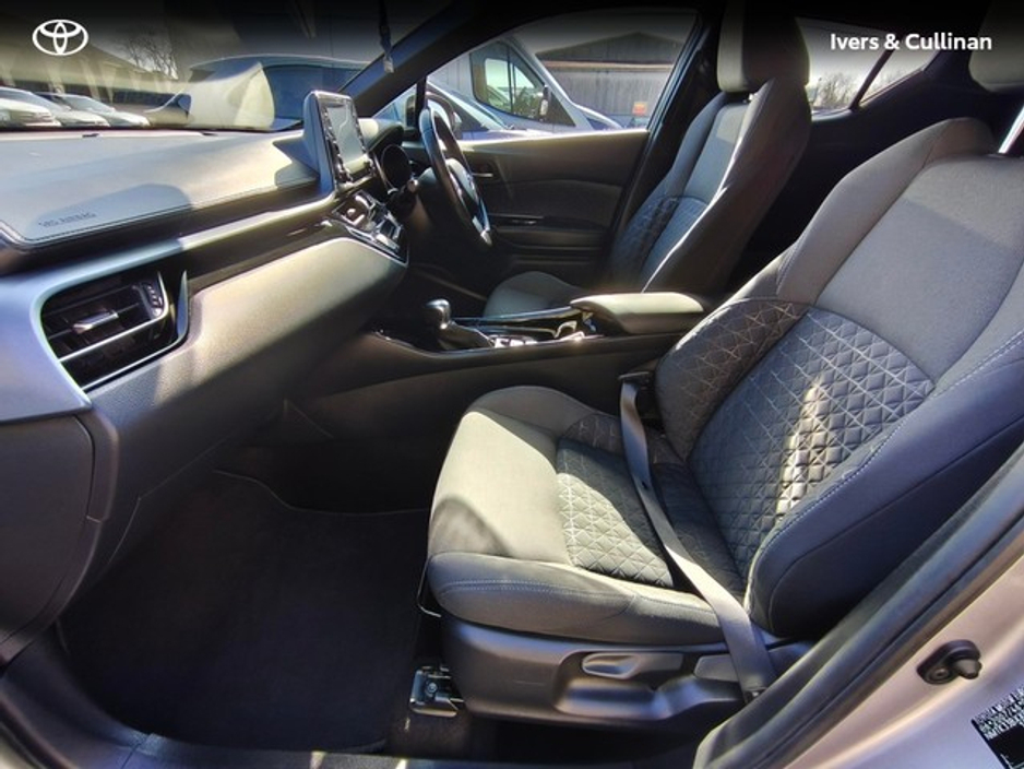 2021 Toyota C-HR - image 5