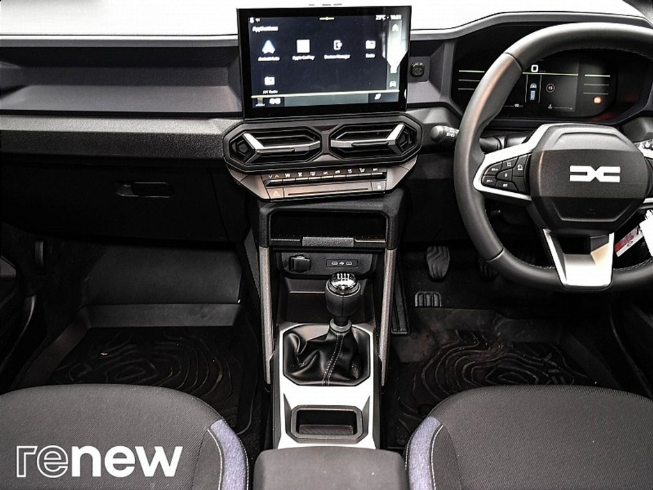 2025 Dacia Duster - image 23