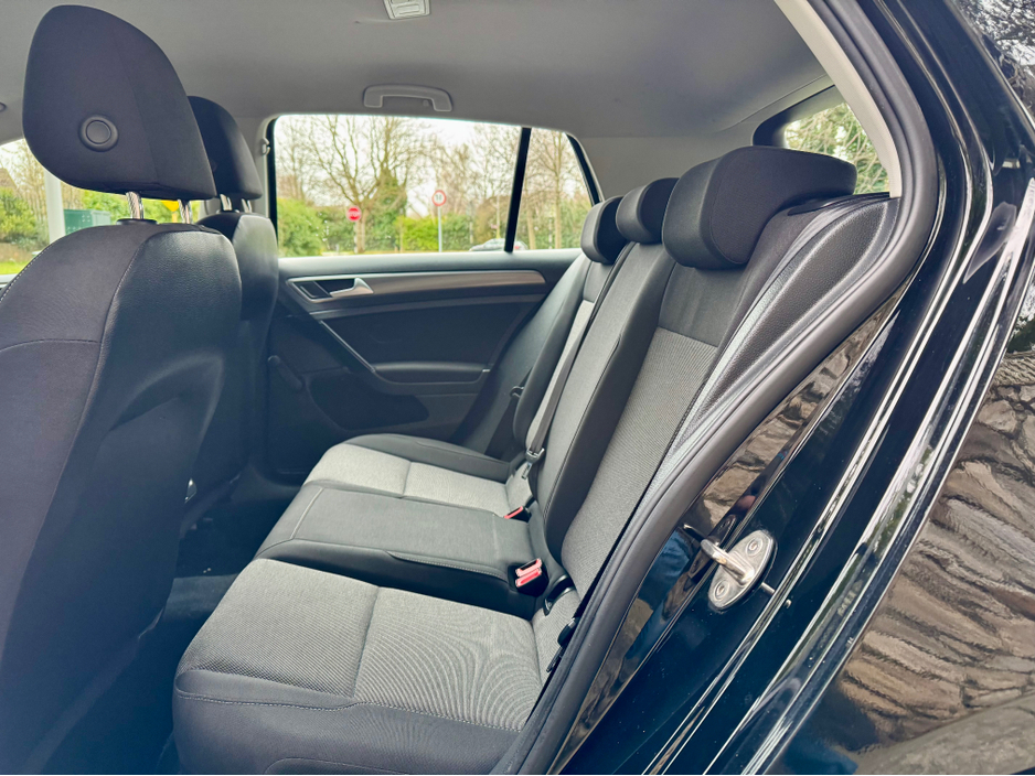 2015 Volkswagen Golf - image 17