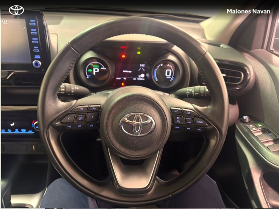2024 Toyota Yaris Cross - image 9