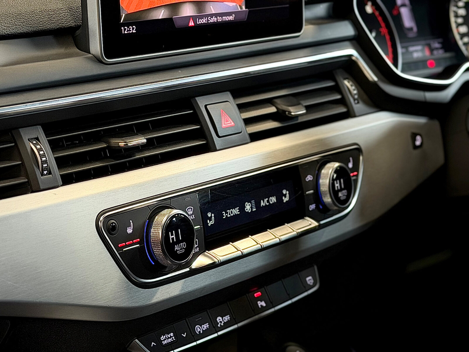 2016 Audi A4 - image 38